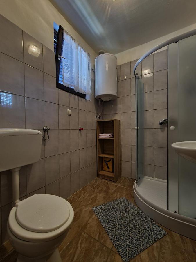 Apartments Zlatko 1397 Stinjan Exterior photo