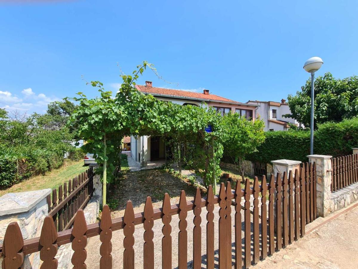 Apartments Zlatko 1397 Stinjan Exterior photo